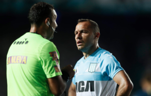 Tres chilenos fueron nominados como los mejores de Argentina en sus puestos