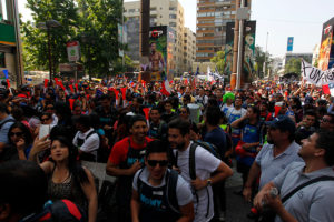Chile al 2050: 21,6 millones, con esperanza de vida de 87,8 años para mujeres