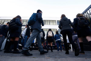 Mejora calidad de la educación, pero se mantiene brecha social en los resultados