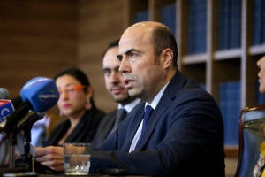 Contralor Bermúdez : ¡cumpla su período de 8 años!