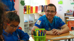 Director de Escuela de Puerto Montt es elegido entre los 50 mejores profesores del mundo