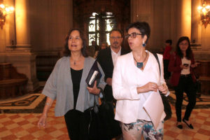 Exministros de Bachelet ingresan documento al TC por objeción de conciencia