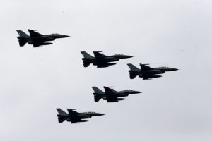 Piden informe a ministro Espina por cambio de mando de más de mil millones en la FACh