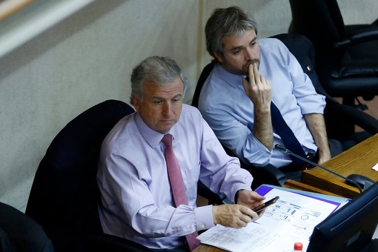 Senado aprobó reajuste público de 3,5%: sólo falta visto bueno de la Cámara