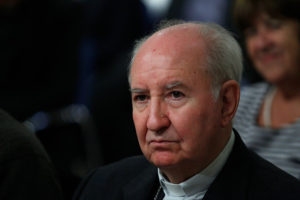 Cardenal Errázuriz se mantendrá internado por dos días más