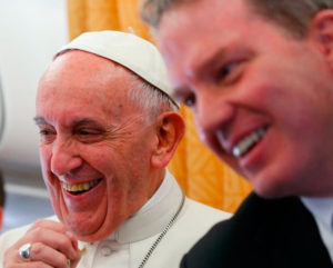 Dimiten director y subdirectora de Oficina de Prensa del Vaticano