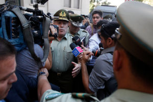 El paso a paso de la salida de Hermes Soto y el incendio que sigue declarado en La Moneda