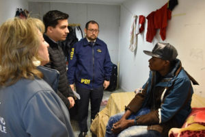 VIDEO | Operativo PDI revela dramáticas condiciones en que vivían trabajadores extranjeros en mall chino