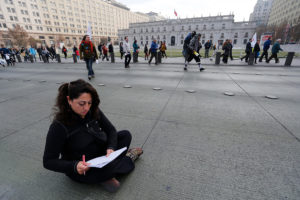 INJUV lanza concurso de microrrelatos con premios de hasta $550 mil