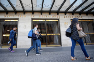 Finalmente, Chile tiene embajador en Francia (tras nueve meses)