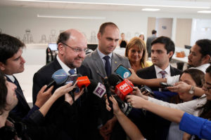 Ministro Moreno tras cita con hijo de Bolsonaro: 