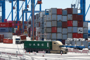 Gobierno llama al diálogo para poner fin al paro portuario