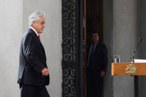 Piñera designa a joven de 27 años como agregada comercial en EE.UU. a dos años de titularse