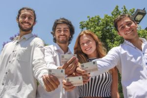 Universitarios chilenos crean tickets que no se pueden falsificar ni revender mas caros