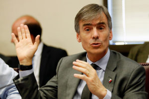 Ministro Valente destaca aumento de la inversión de 5,5% proyectado por el IPoM