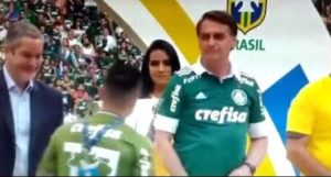 VIDEO | Jugador brasileño tuvo que salir a explicar por qué le hizo 