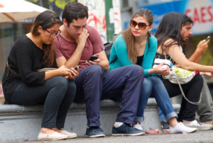 Sernac recibe casi 2 mil reclamos por fallas de seguridad de celulares