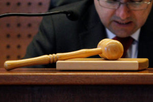 Declaran culpable de femicidio a hombre que degolló a su cónyuge postrada