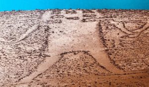 Detienen a tres chilenos residentes en Bélgica por destruir monumento patrimonial de Tarapacá