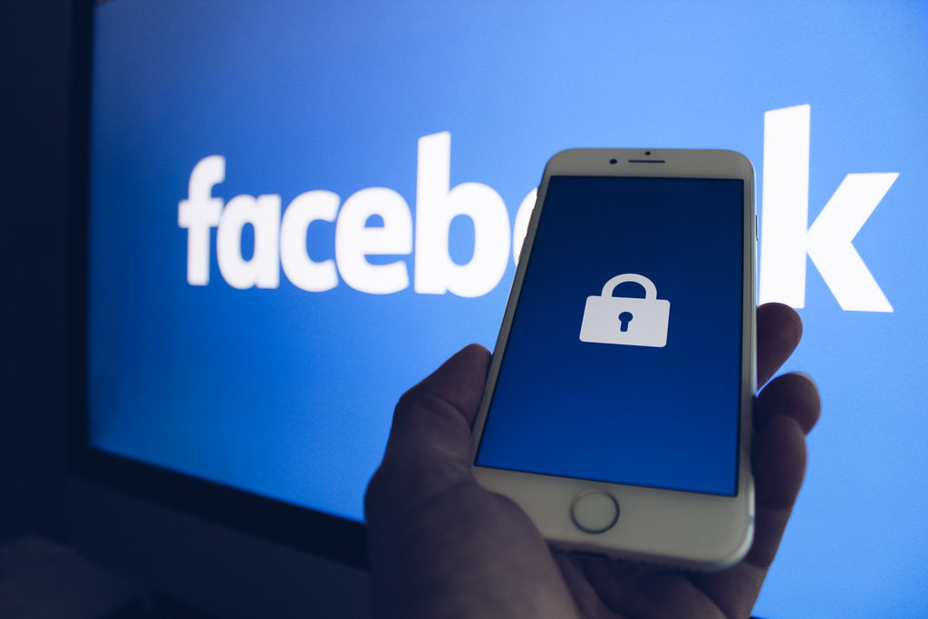 Facebook holocausto