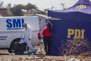 Hallan cuerpo de una mujer maniatada en Río Claro de Talca
