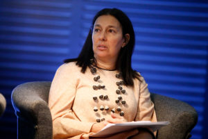 Ministra Kantor defiende nombramiento de su hijo: 