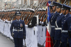 Cuánto gastan las FF.AA. y Carabineros en planes de celular para sus funcionarios
