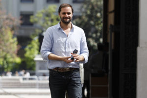 Jaime Bellolio hace guiño a Evópoli y mantiene en suspenso su futuro político