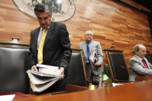 Senadores se enfrentarán al TC por objeción de conciencia institucional