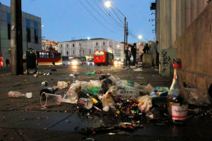 Valparaíso: comenzó a regir alza de multas para quienes orinen en la vía pública