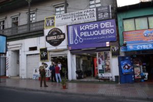 Famosa peluquería y barbería de Antofagasta tenía servicio de bar para clientes