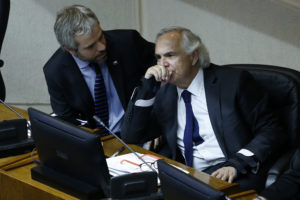 Senado inició trámite de reforma a Carabineros, pero debate se enfocó en Chadwick