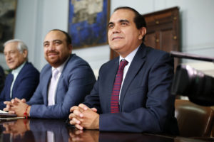 Radicales tildan de 