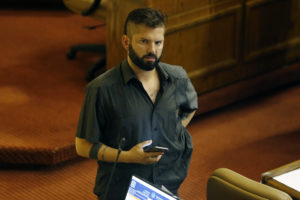 “Recuerda la vergüenza del 2002”: Boric se lanza contra Piñera por Venezuela y recibe decenas de comentarios