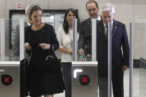 Genial respuesta de ministra Hutt a troll de Pamela Jiles tras comentario sobre su look en la inauguración del Metro