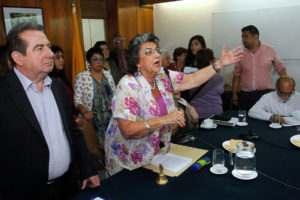 FOTOS | Consejo municipal de Viña de Mar culminó con desalojo por polémica del déficit