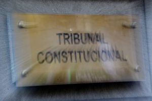 CDE, Corte Suprema y mujer que sustrajo a su hijo en Suiza se enfrentan en el TC