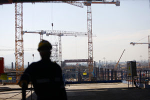 Desempleo cayó al 7,4% en Gran Santiago, bajo el promedio histórico