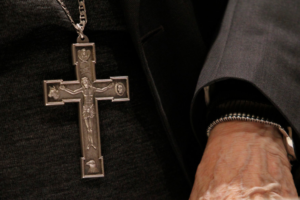 Ex nuncio apostólico en Chile es acusado de agresión sexual en Francia