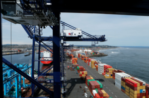 Gigante de Dubai llega a puertos chilenos tras comprar 71% del grupo Matte