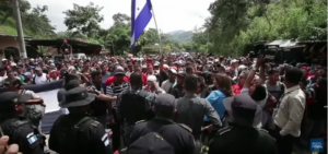 Nueva caravana de inmigrantes hondureños sale rumbo a EE.UU.