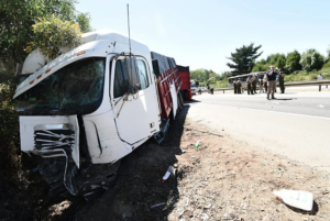 Camionero que protagonizó accidente donde murieron tres personas queda con arresto domiciliario nocturno