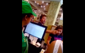 VIDEO | Cliente de Subway muestra la peor cara de Chile con insultos xenófobos a trabajadores: “Hay que echar a todos estos extranjeros de mierda”
