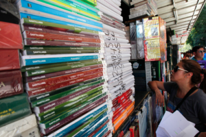 Dos editoriales concentran más del 80% de textos escolares del Estado