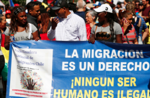 Marcha en contra de la Ley de Migración reúne a extranjeros en Santiago