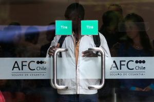 Desempleo en la Región Metropolitana registró alza y se ubicó en 7,4%