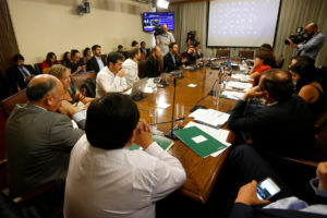 Comisión de Educación aprueba proyectos sobre ciberbullying escolar