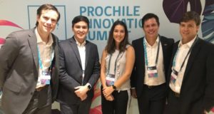 Funcionarios de Cancillería desmienten a Larraín: 