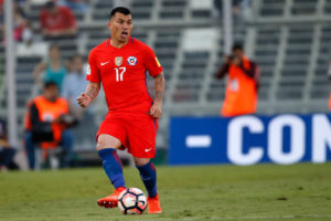 Gary Medel publica mensaje en apoyo a los profesores