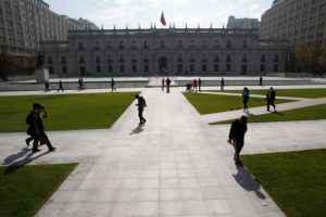 Los sueldos del Gobierno en plan de austeridad: altos montos para titulados sin experiencia y bajos para décadas de servicio